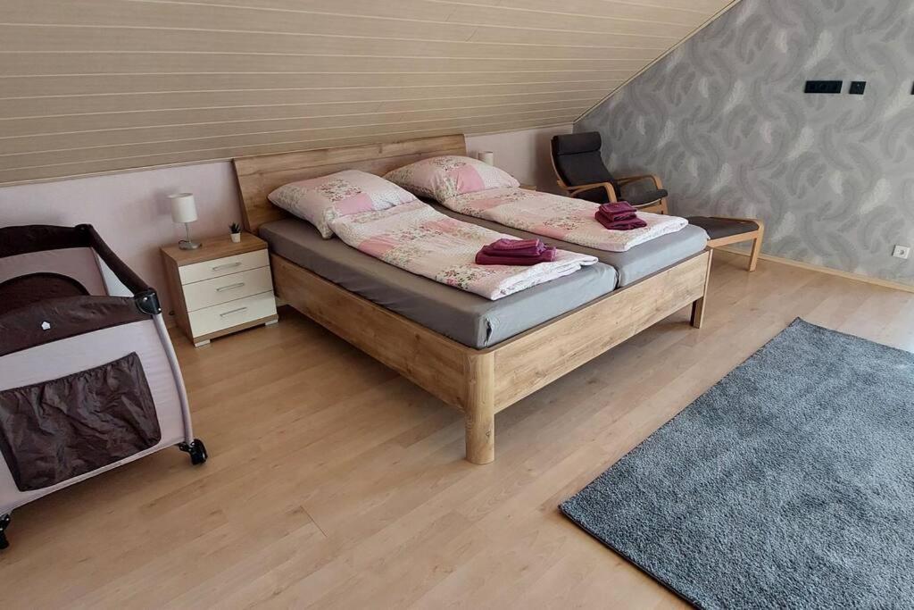 Grosse Tolle 4 Zimmer Ferienwohnung Im Herzen Des Odenwaldes Mörlenbach Екстериор снимка
