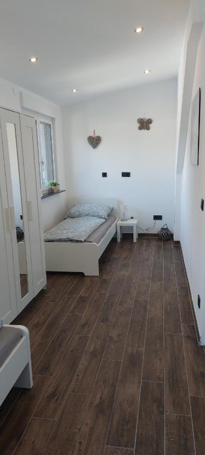 Grosse Tolle 4 Zimmer Ferienwohnung Im Herzen Des Odenwaldes Mörlenbach Екстериор снимка